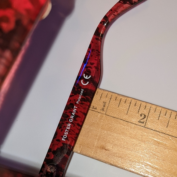 Nwt Foster Grant ladies polarized red & black sunglasses - Picture 11 of 11